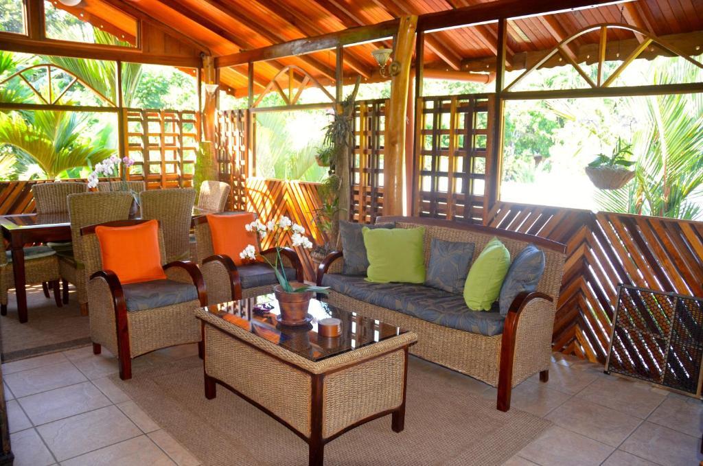 Physis Caribbean Bed & Breakfast Puerto Viejo de Talamanca ภายนอก รูปภาพ