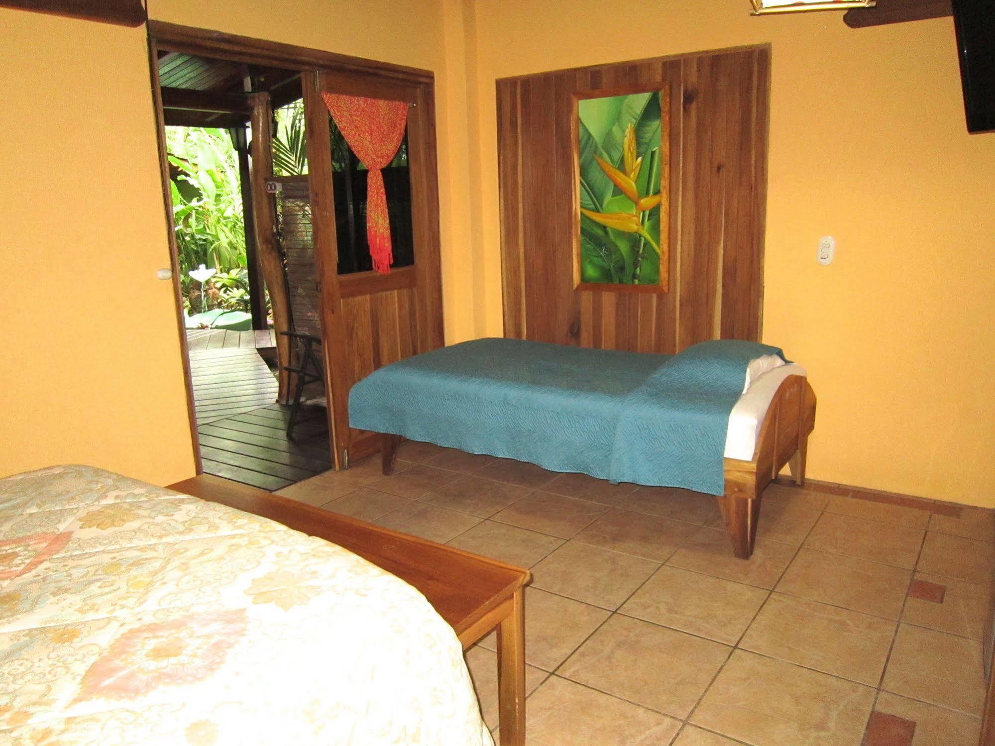 Physis Caribbean Bed & Breakfast Puerto Viejo de Talamanca ภายนอก รูปภาพ