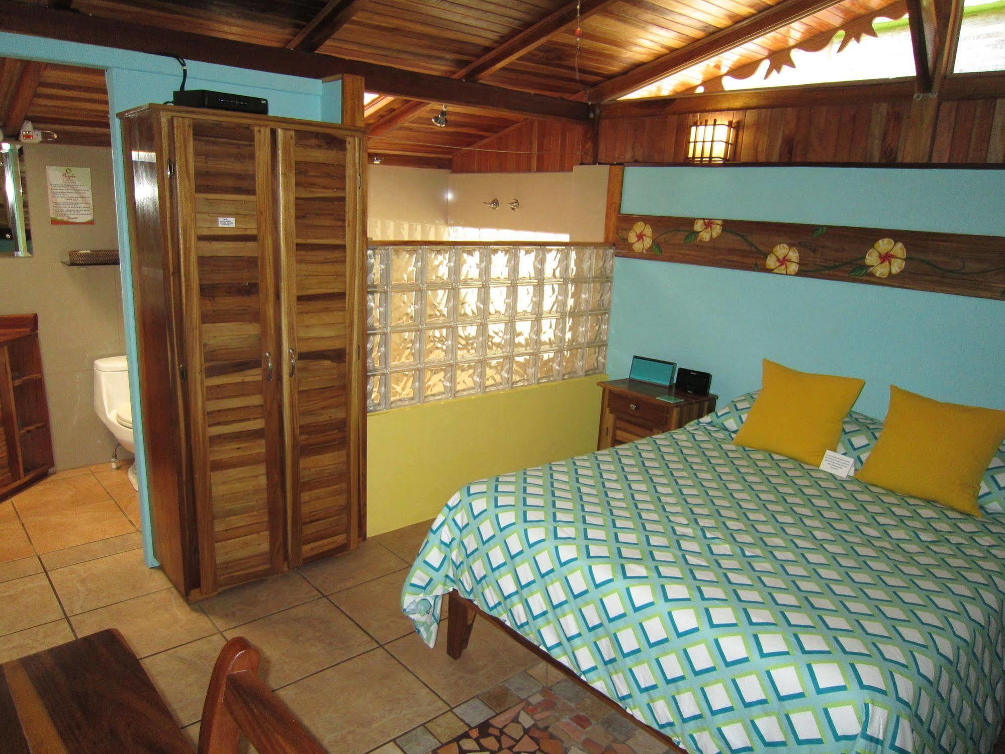 Physis Caribbean Bed & Breakfast Puerto Viejo de Talamanca ภายนอก รูปภาพ