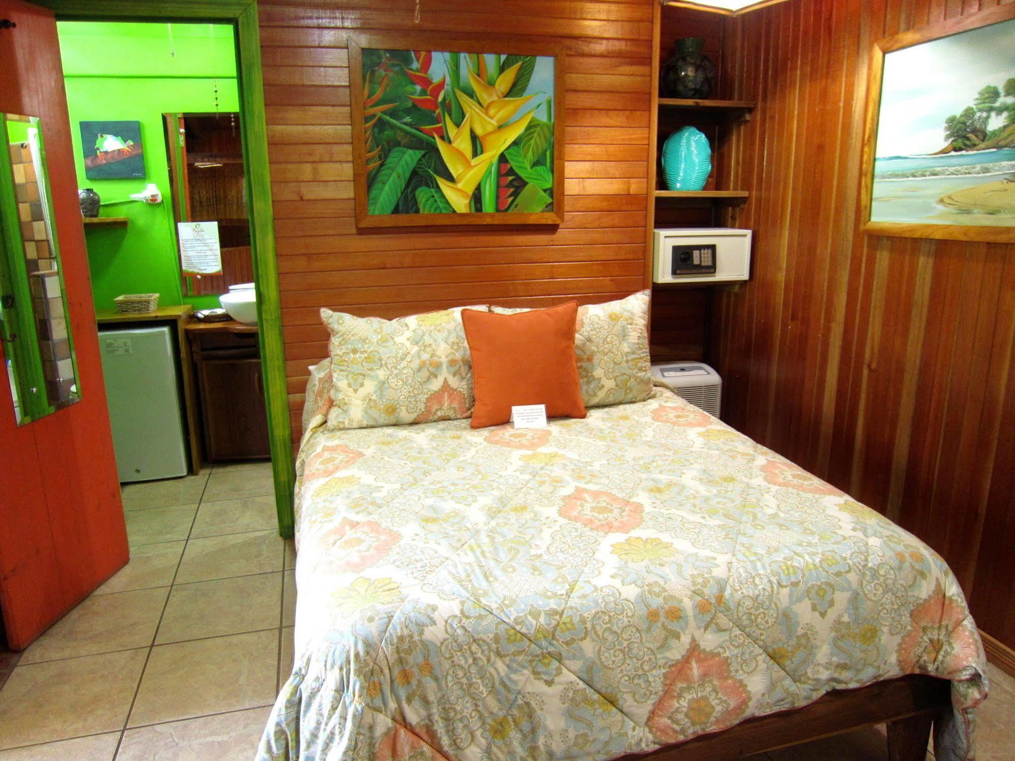 Physis Caribbean Bed & Breakfast Puerto Viejo de Talamanca ภายนอก รูปภาพ