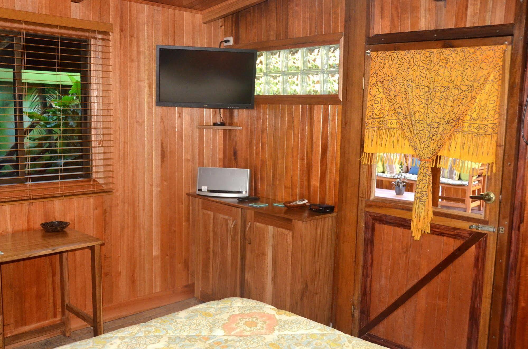 Physis Caribbean Bed & Breakfast Puerto Viejo de Talamanca ภายนอก รูปภาพ