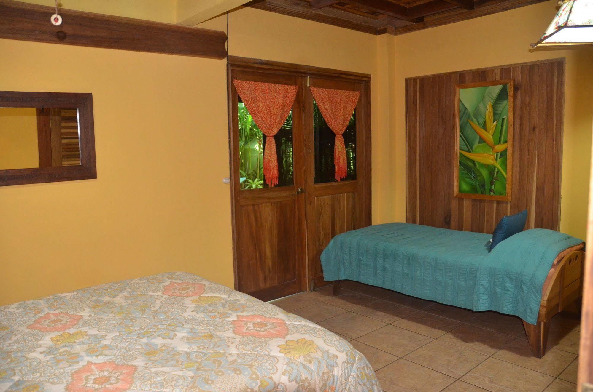 Physis Caribbean Bed & Breakfast Puerto Viejo de Talamanca ภายนอก รูปภาพ