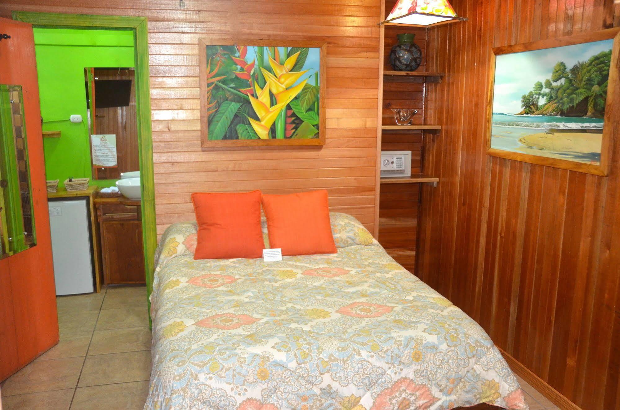 Physis Caribbean Bed & Breakfast Puerto Viejo de Talamanca ภายนอก รูปภาพ